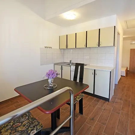 Apartment Nena Funtana
