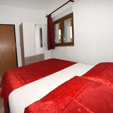 Apartment Nena Funtana