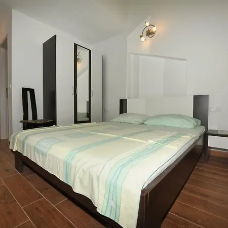 Apartment Nena Funtana