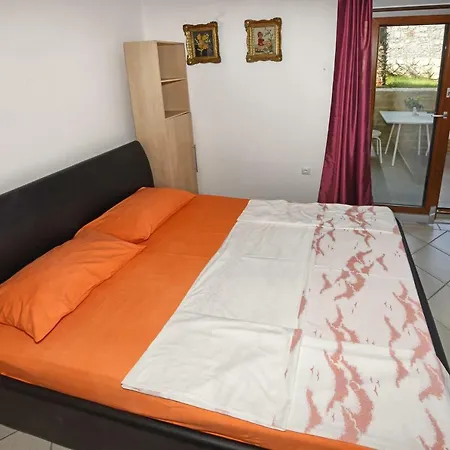 Apartment Nena *