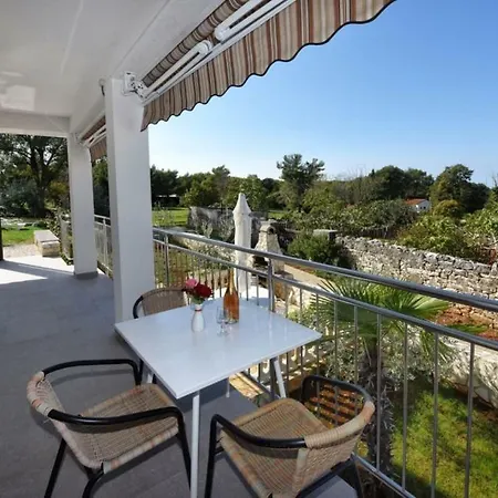 Nena Apartment Funtana