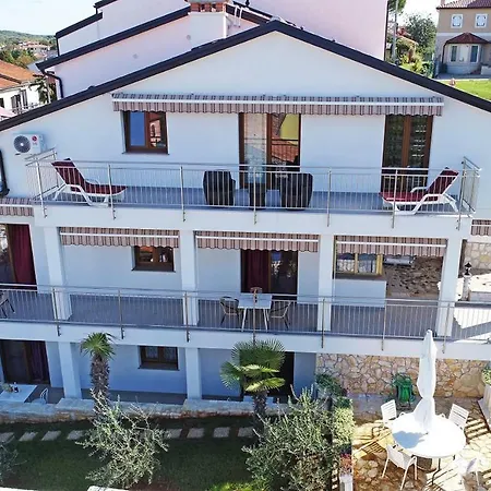 Nena Apartment *