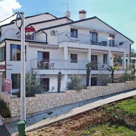 Apartment Nena Funtana
